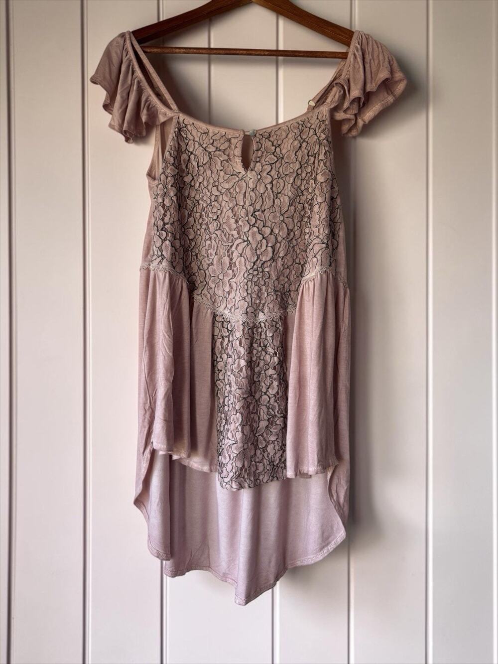 POL Women's Dusty Pink Floral Lace Hi-Low Tunic Top Flutter Sleeve Size S Fairy